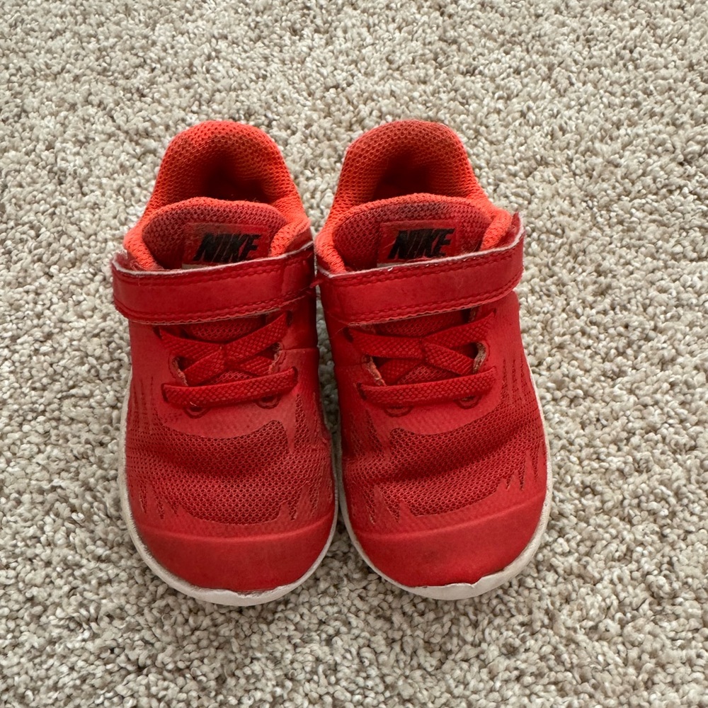 Nike sneakers, Red, Size 6